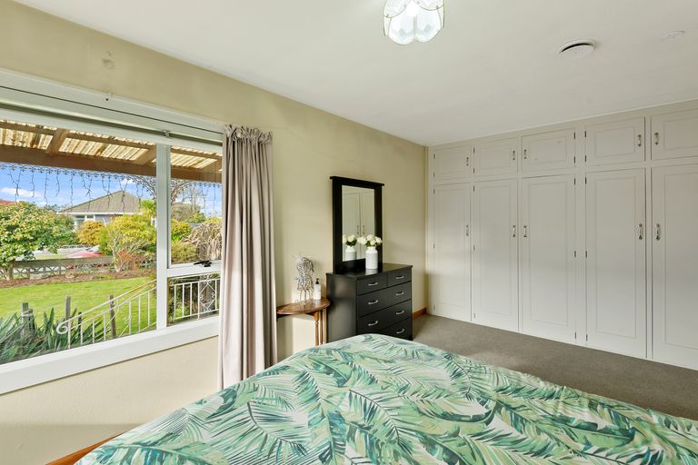 Photo of property in 15 Wilton Crescent, Bishopdale, Christchurch, 8053