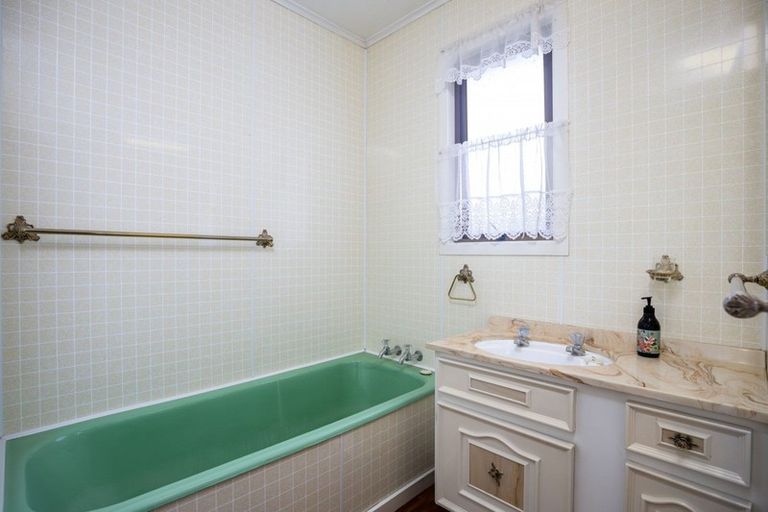 Photo of property in 26a High Street West, Waitara, 4320