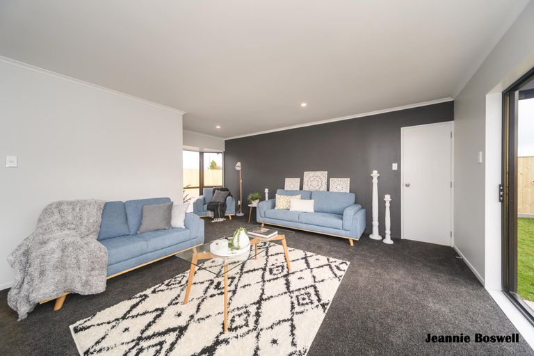 Photo of property in 4 Angelina Way, Kelvin Grove, Palmerston North, 4414