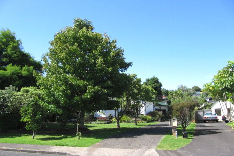 Photo of property in 26 Uppingham Crescent, Hillcrest, Auckland, 0627
