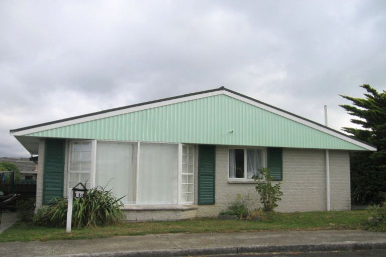 Photo of property in 34 Duchess Place, Maupuia, Wellington, 6022