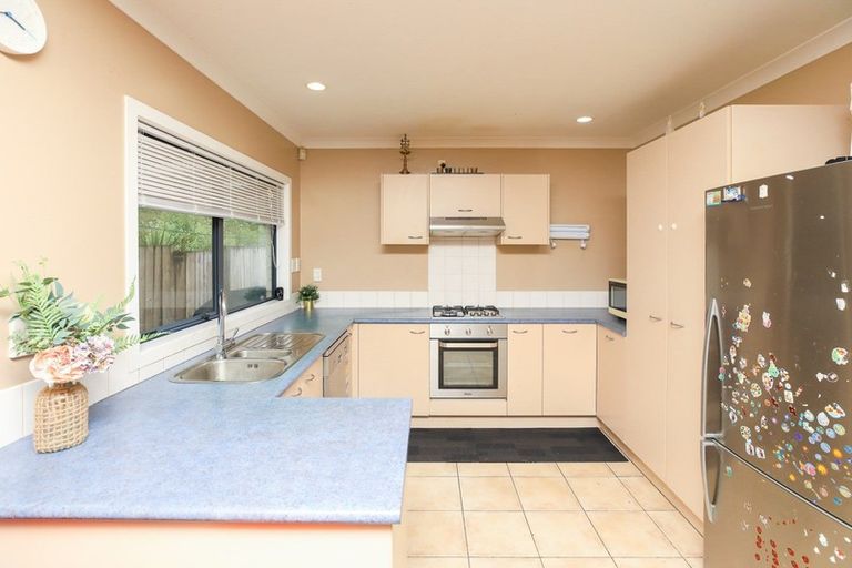 Photo of property in 42 Catalina Drive, Melville, Hamilton, 3206