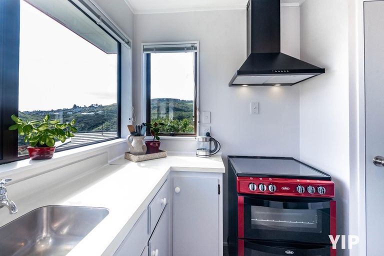 Photo of property in 37 Sunhaven Drive, Newlands, Wellington, 6037