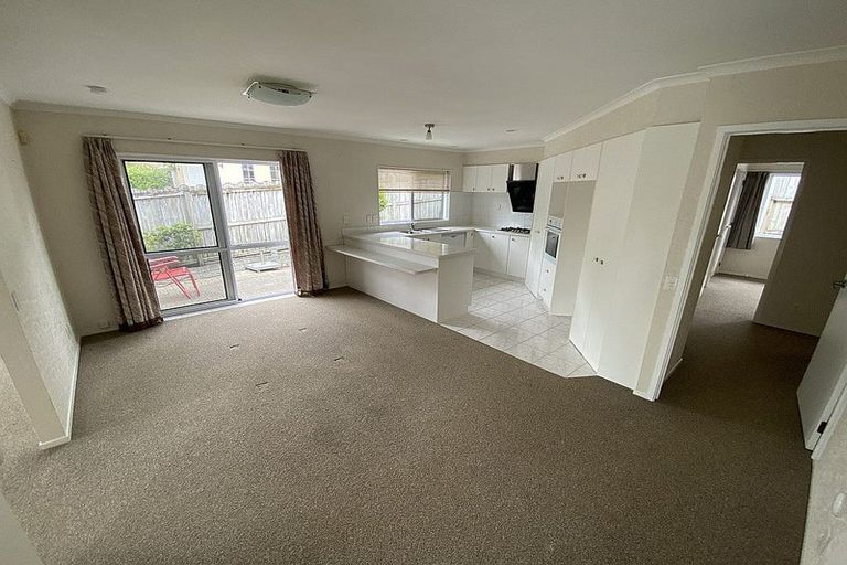 Photo of property in 32 Cantora Avenue, Northpark, Auckland, 2013