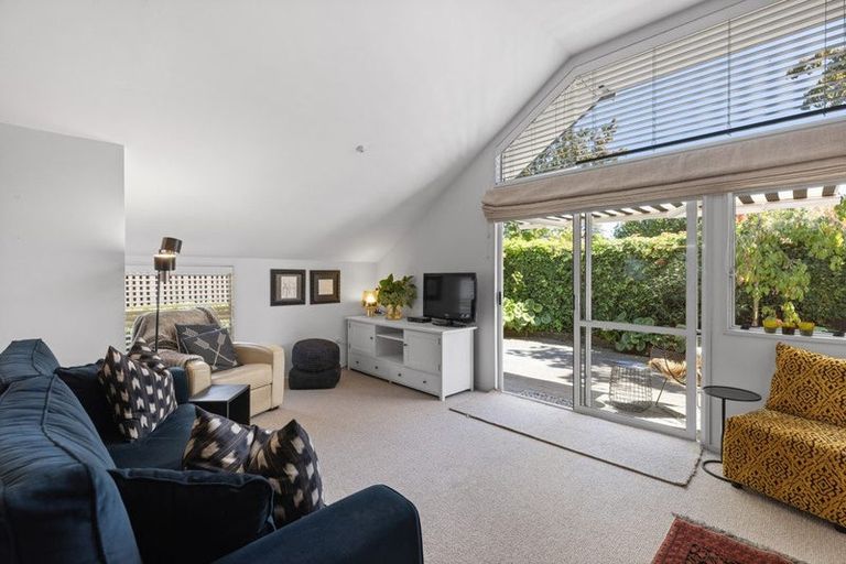 Photo of property in 3/93 Aikmans Road, Merivale, Christchurch, 8014