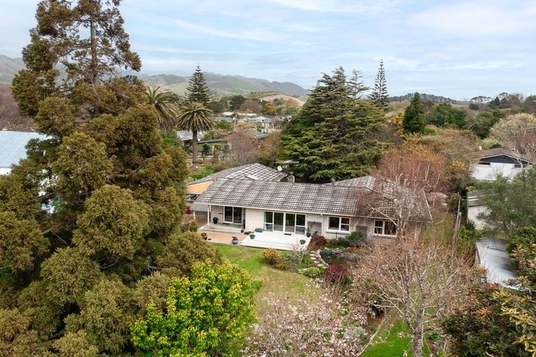 Photo of property in 249 Te Moana Road, Waikanae, 5036