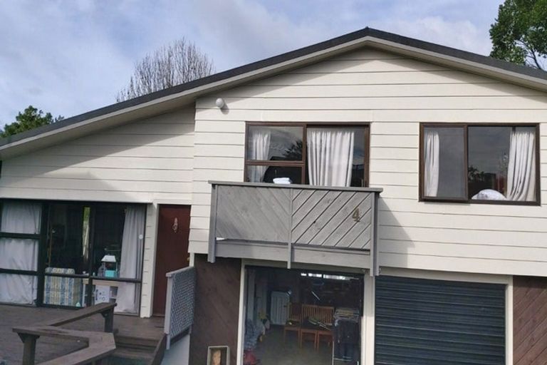 Photo of property in 4/18a Neal Avenue, Glenfield, Auckland, 0629