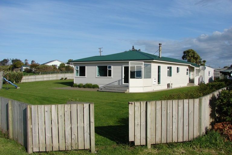 Photo of property in 2 Neva Street, Fortrose, Invercargill, 9875