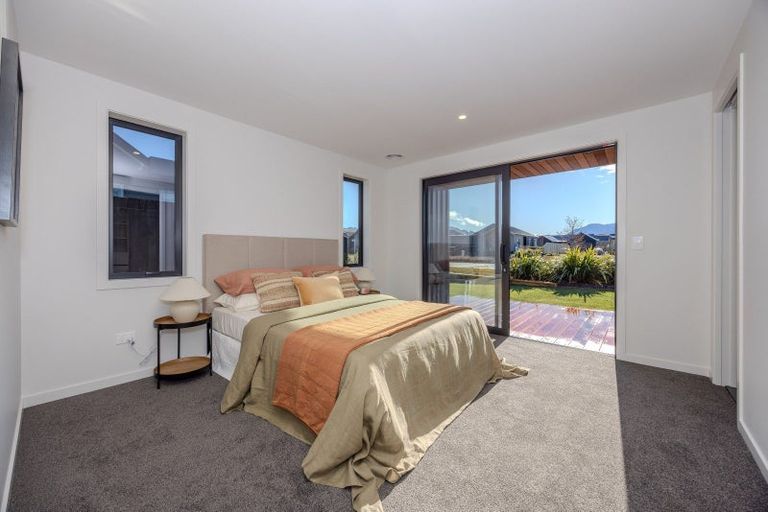 Photo of property in 3 Mount Prospect Lane, Wanaka, 9305