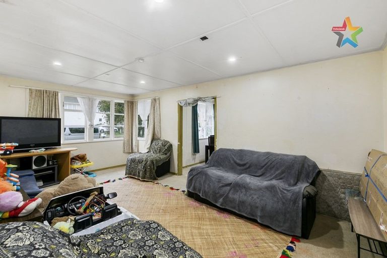 Photo of property in 133 George Street, Stokes Valley, Lower Hutt, 5019