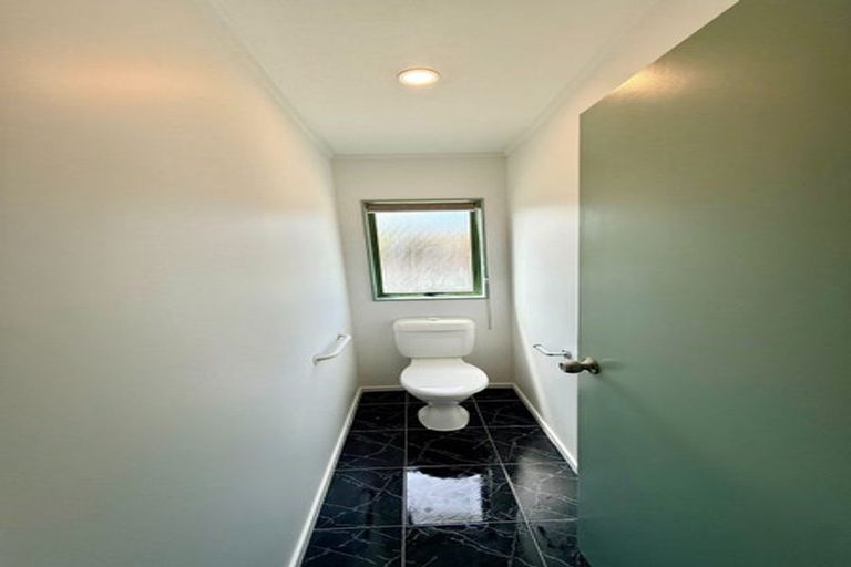 Photo of property in 81a Golf Road, New Lynn, Auckland, 0600