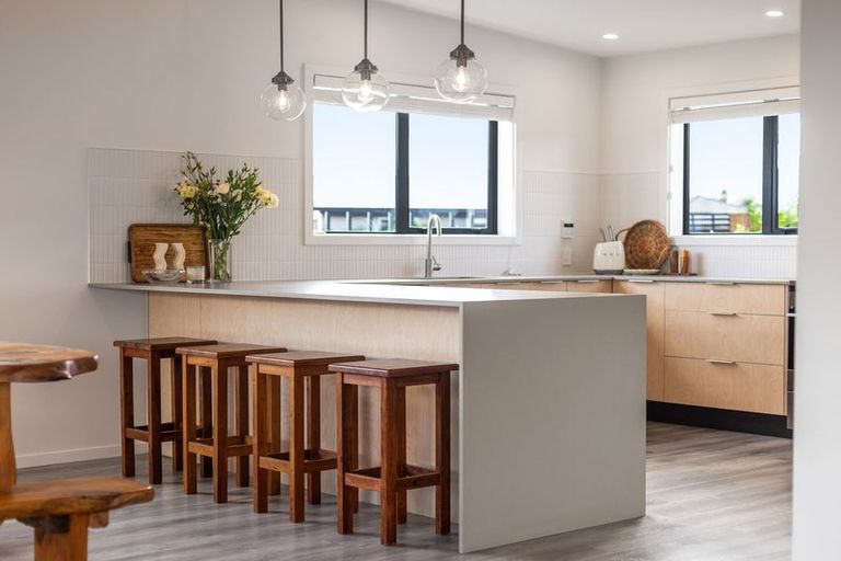 Photo of property in 12 Ash Close, Levin, 5510