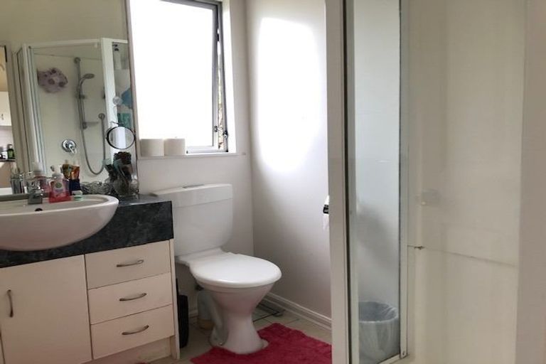 Photo of property in 23 Ian Marwick Place, Birkenhead, Auckland, 0626