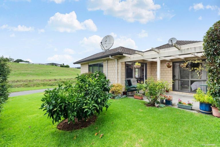 Photo of property in 25 Willowgrange Place, Pukekohe, 2120