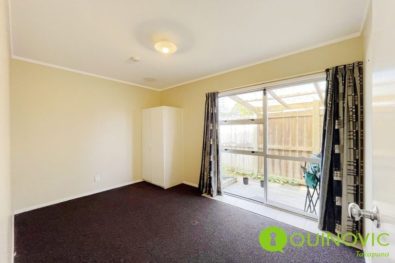 Photo of property in 2/23 Luckens Road, West Harbour, Auckland, 0618