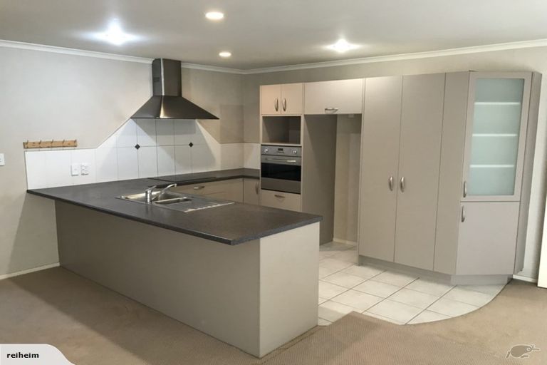 Photo of property in 21 Lilybank Crescent, East Tamaki, Auckland, 2013