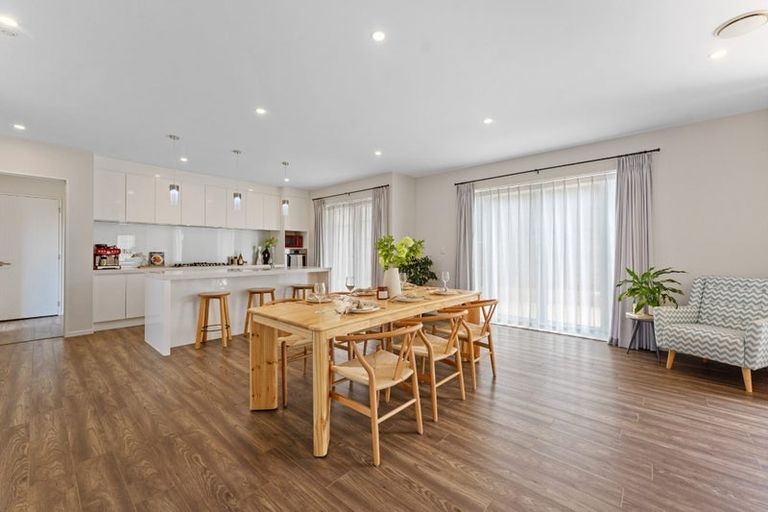 Photo of property in 21 Edgewater Drive, Karaka, Papakura, 2113