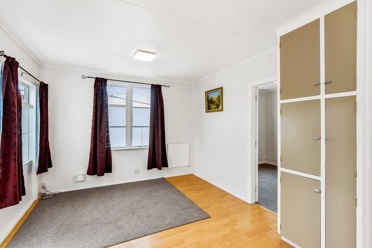 Photo of property in 24 Parakai Street, Paraparaumu, 5032