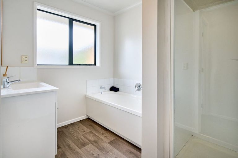 Photo of property in 9b Hinau Street, Tawa, Wellington, 5028