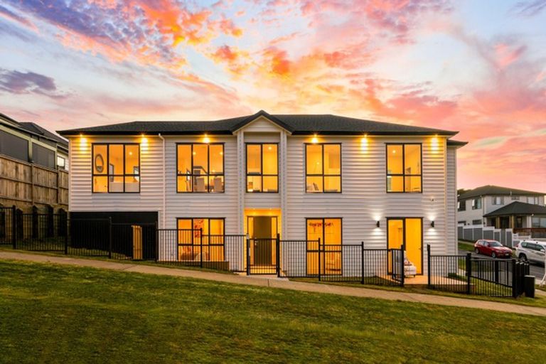 Photo of property in 2 Piki Street, Flat Bush, Auckland, 2019