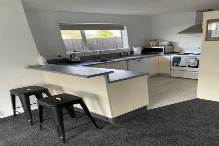 Photo of property in 2/200 Wainoni Road, Avondale, Christchurch, 8061