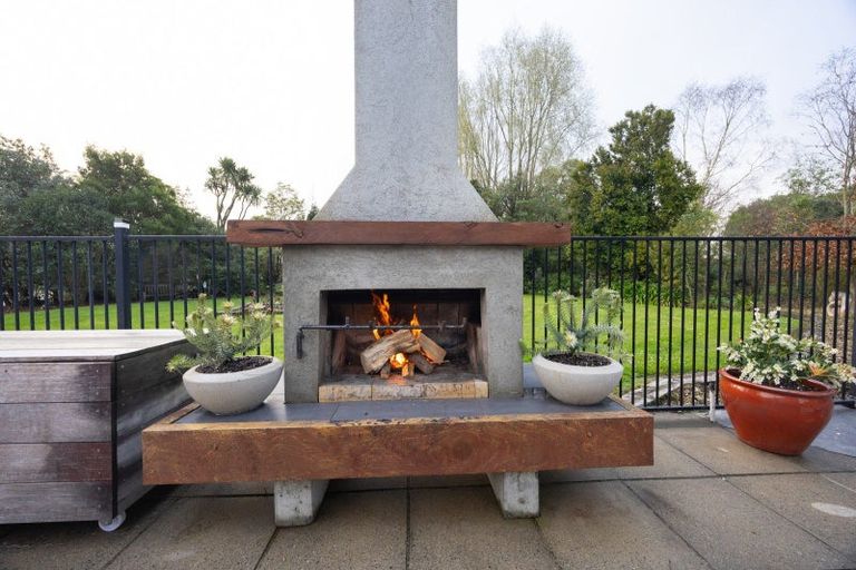 Photo of property in 136 Tutaki Road, Kelvin Grove, Palmerston North, 4470