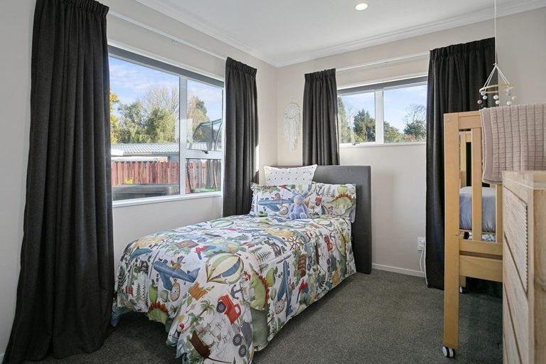 Photo of property in 37 Sheridan Crescent, Leamington, Cambridge, 3432