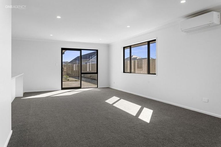 Photo of property in 5 Weaver Street, Woodend, 7691