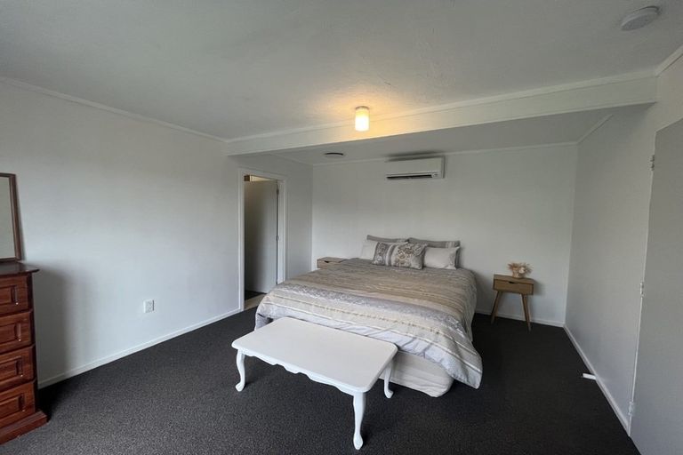 Photo of property in 18 Saint Aidans Way, Tawa, Wellington, 5028