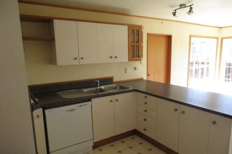 Photo of property in 25 Molyneux Close, Whitby, Porirua, 5024