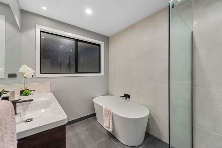 Photo of property in 34 Helen June Avenue, Flagstaff, Hamilton, 3210