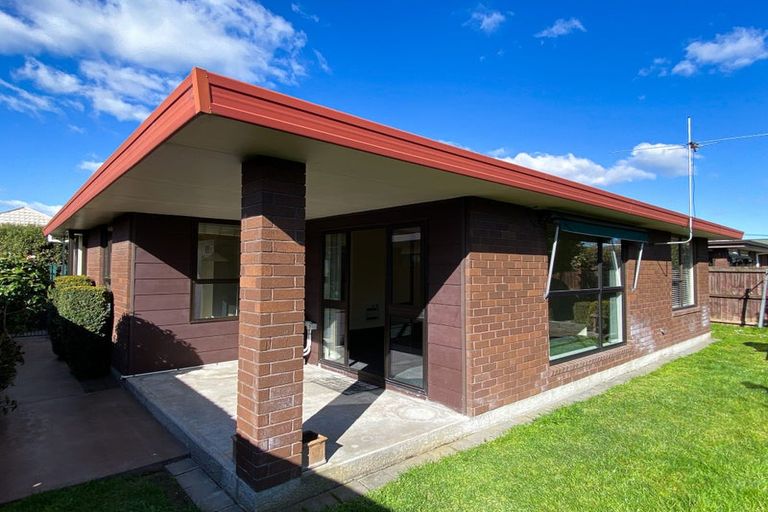 Photo of property in 1/58a Daniels Road, Redwood, Christchurch, 8051
