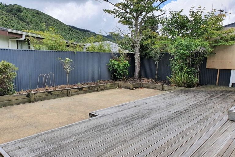Photo of property in 1/9 Gemstone Drive, Birchville, Upper Hutt, 5018