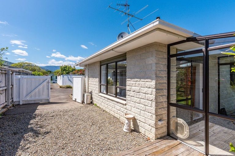 Photo of property in 1/29 Rosebank Grove, Waikanae, 5036