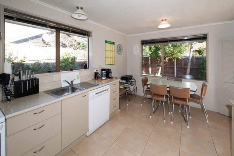 Photo of property in 2/5a Rata Street, Riccarton, Christchurch, 8041