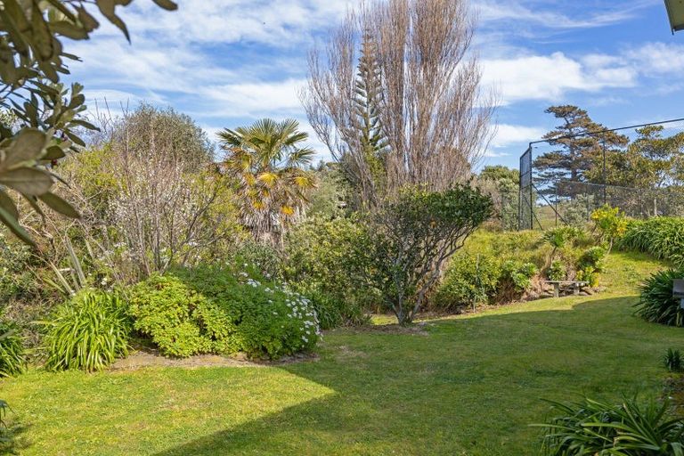Photo of property in 90 Pinedale Crescent, Riversdale Beach, Masterton, 5872