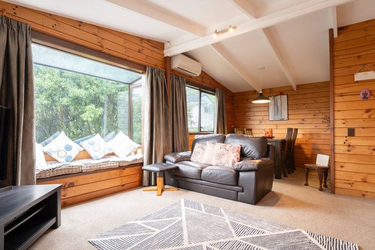 Photo of property in 6 Buccaneer Place, Grenada Village, Wellington, 6037