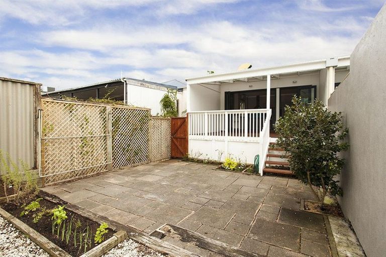 Photo of property in 16a Victoria Road, Mount Maunganui, 3116