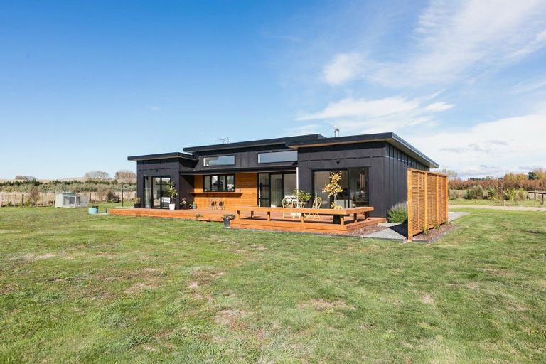 Photo of property in 34 Pourerere Road, Waipawa, 4271