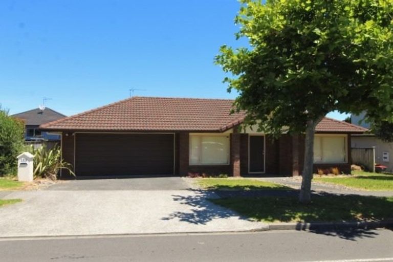 Photo of property in 129 Stancombe Road, Flat Bush, Auckland, 2016