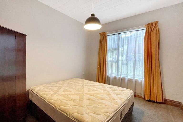 Photo of property in 51 Oxford Street, Lyttelton, 8082