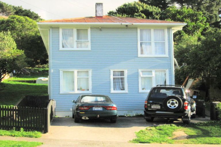 Photo of property in 4 Cardiff Crescent, Cannons Creek, Porirua, 5024
