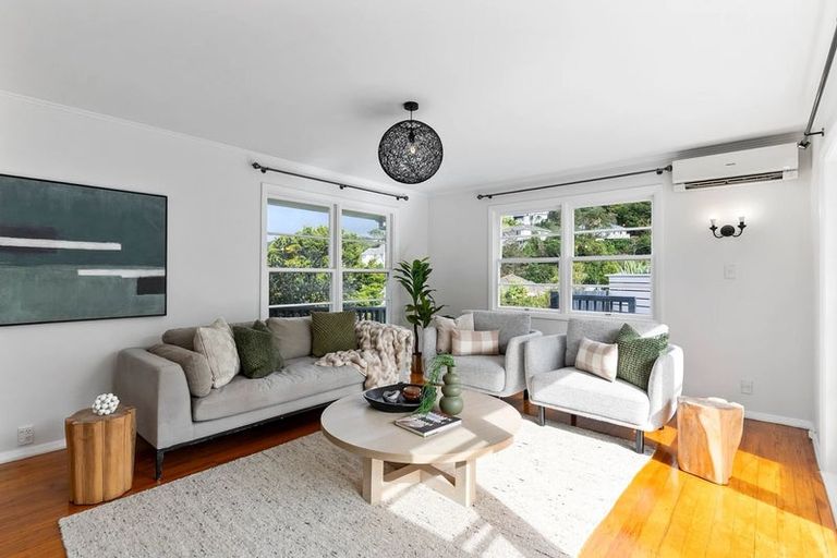 Photo of property in 41 Bassett Road, Johnsonville, Wellington, 6037