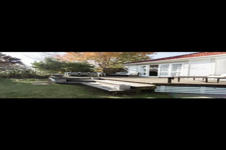 Photo of property in 1 Ngareta Road, Mourea, Rotorua, 3074