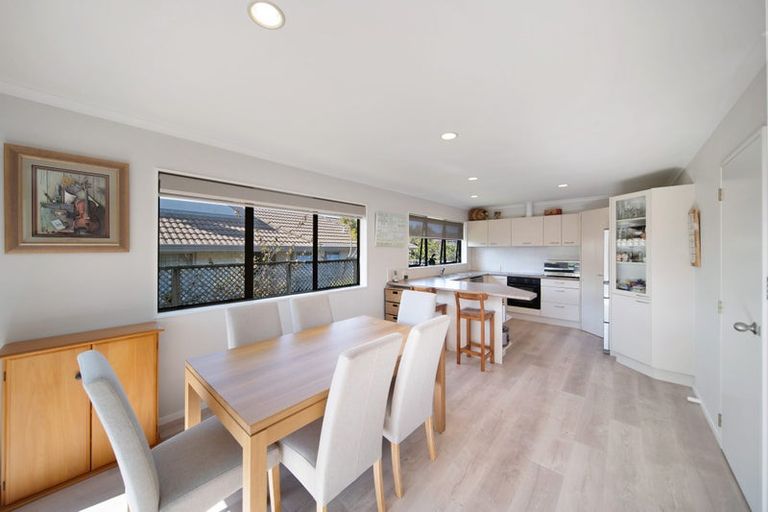 Photo of property in 26 Carriage Close, Northpark, Auckland, 2013