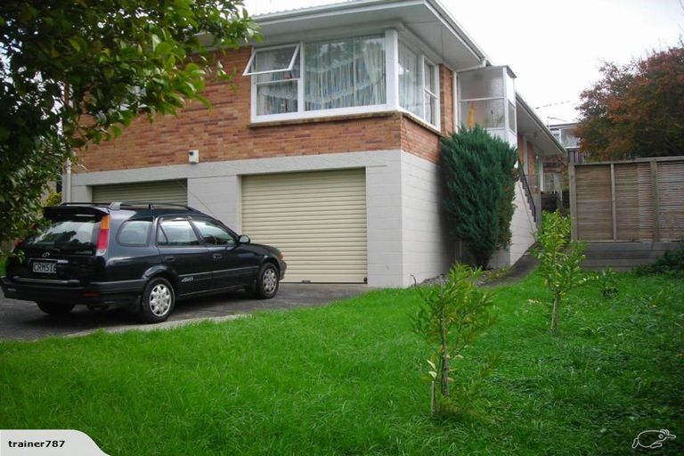 Photo of property in 2/30 Diana Drive, Glenfield, Auckland, 0627