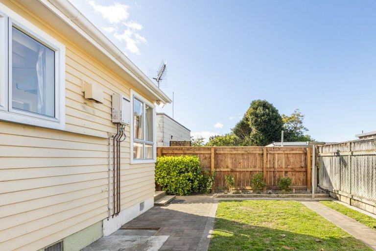 Photo of property in 8 Barton Avenue, Marewa, Napier, 4110
