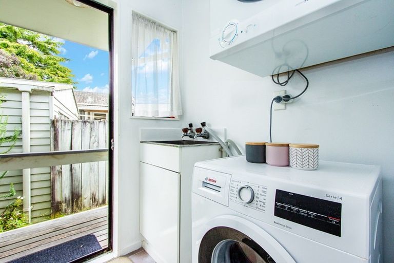 Photo of property in 2 Corinth Place, Sunnybrook, Rotorua, 3015