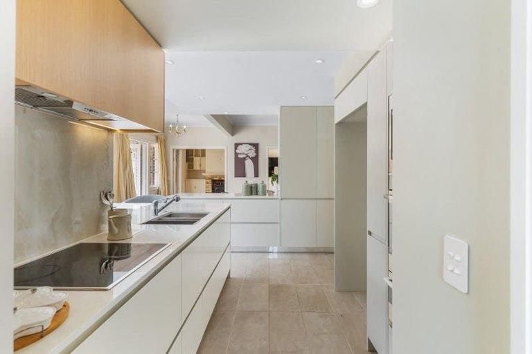 Photo of property in 206 Hurstmere Road, Takapuna, Auckland, 0622