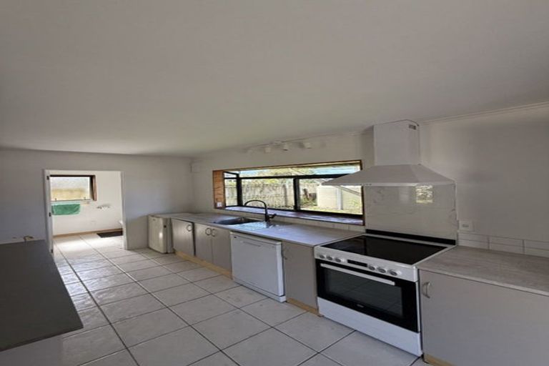 Photo of property in 17 Kopipi Crescent, Ngunguru, Whangarei, 0173